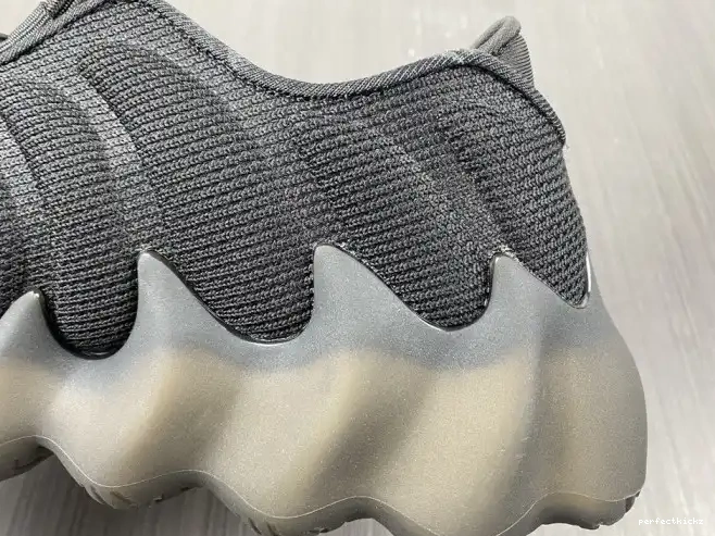 400 ADIDAS YEEZY H68032 0629
